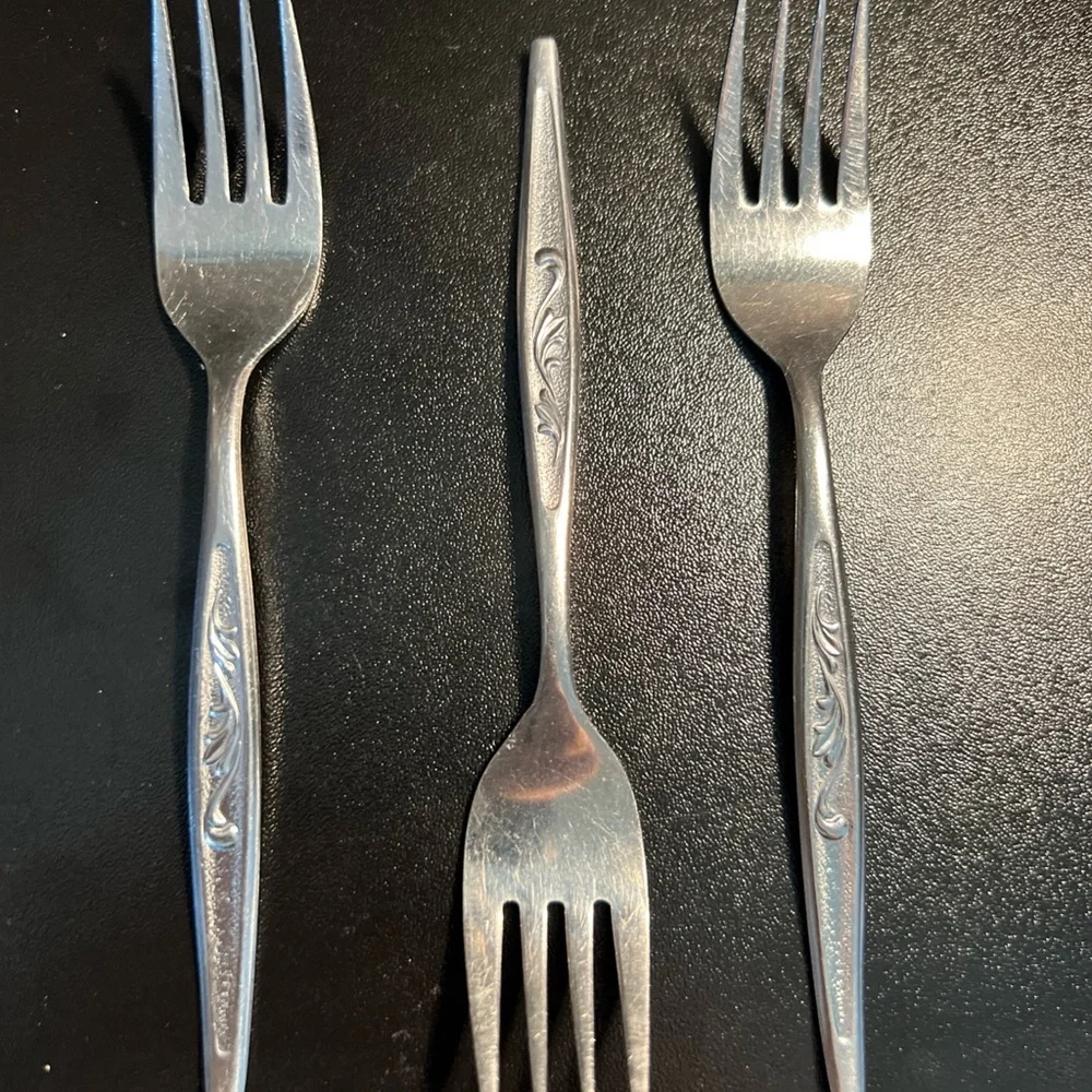 VINTAGE Carlton Stainless Flatware 3 salad forks‎ Woodcrest nice Japan